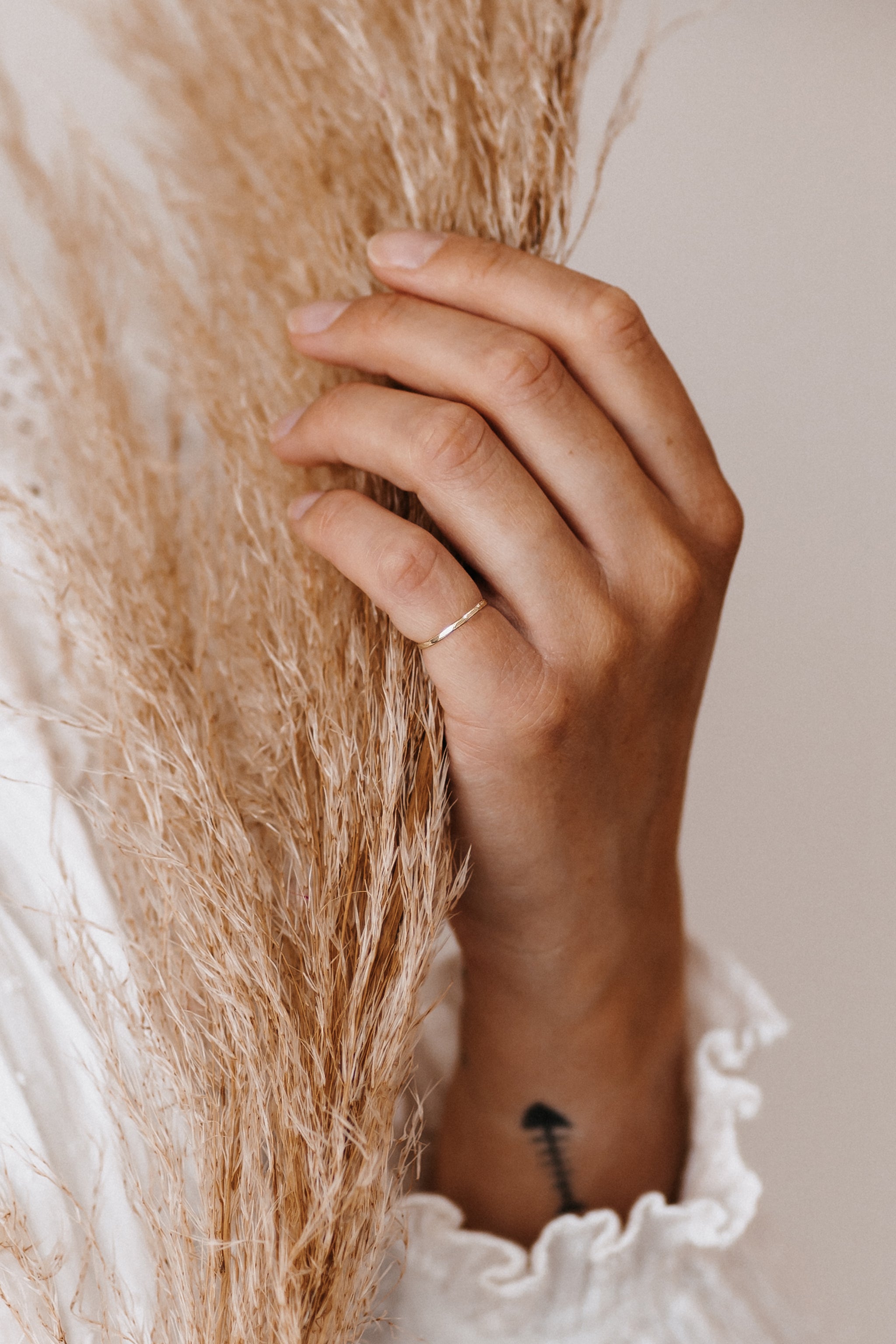 HAMMERED STACKING RING